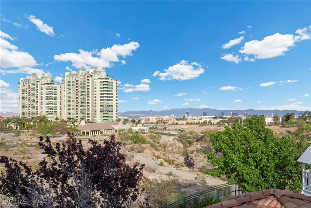 9301 Verlaine, Las Vegas, NV 89145
