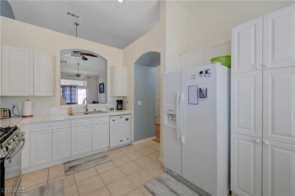 9724 Canyon Walk, Las Vegas, NV 89147