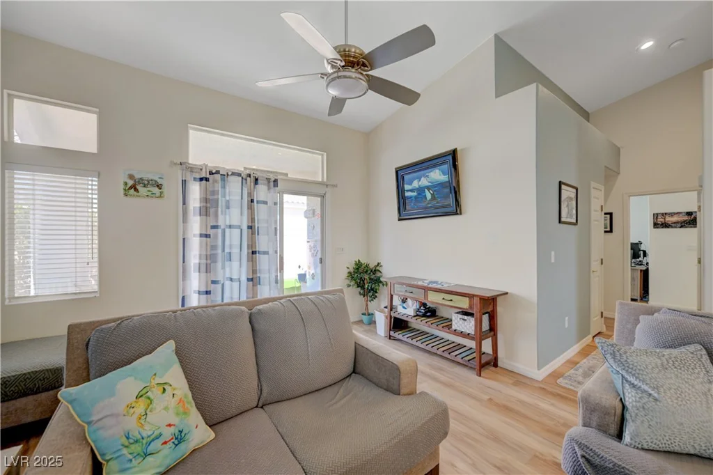 9724 Canyon Walk, Las Vegas, NV 89147