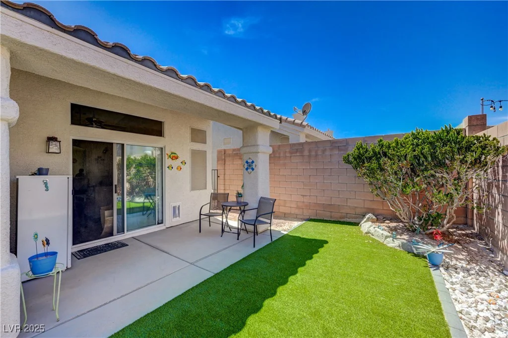 9724 Canyon Walk, Las Vegas, NV 89147