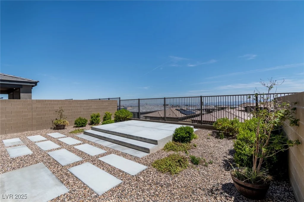 12524 Skylight View, Las Vegas, NV 89138