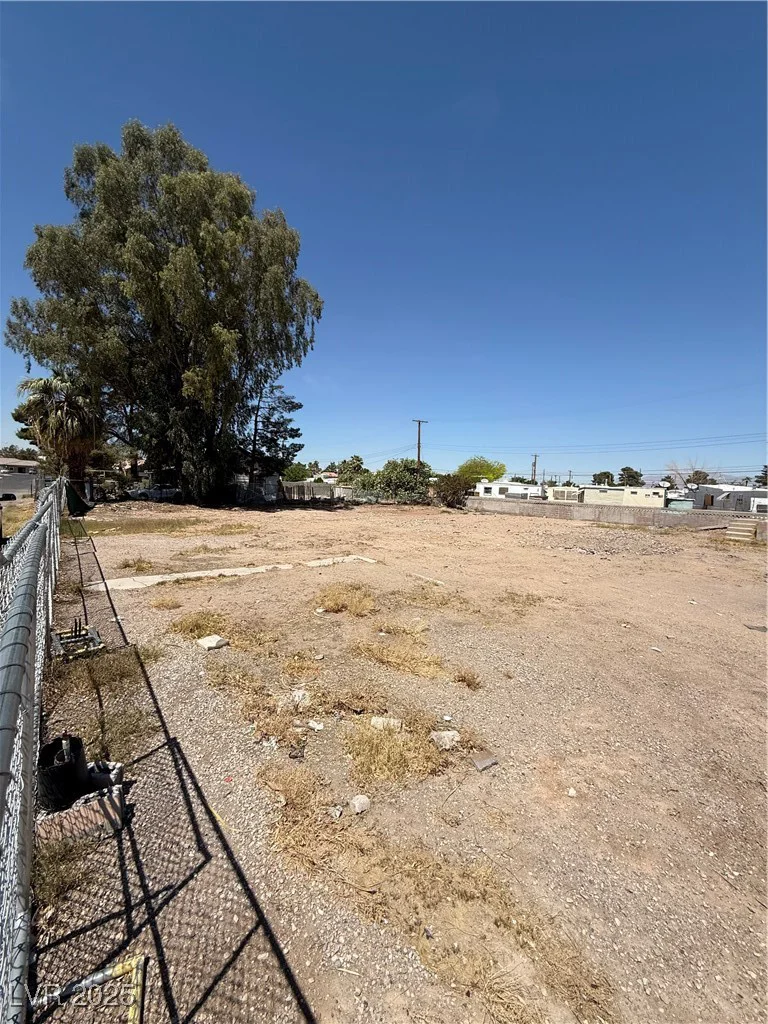 2851 Cedar, Las Vegas, NV 89104