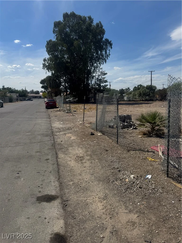 2851 Cedar, Las Vegas, NV 89104
