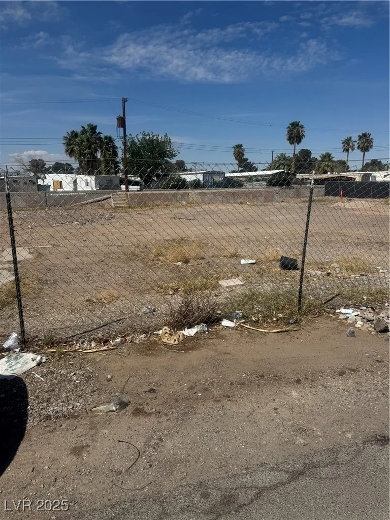 2851 Cedar, Las Vegas, NV 89104