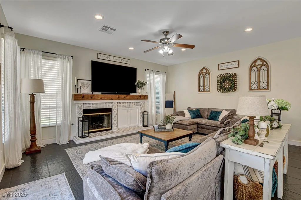 6236 Desert Haven, Las Vegas, NV 89130