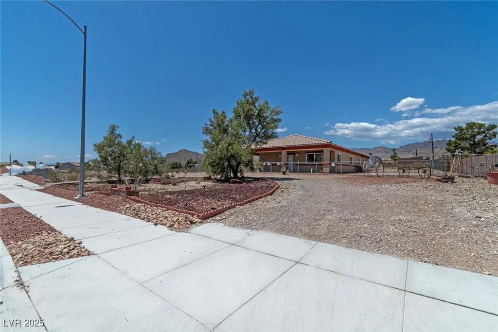 5315 Fort Apache, Las Vegas, NV 89149