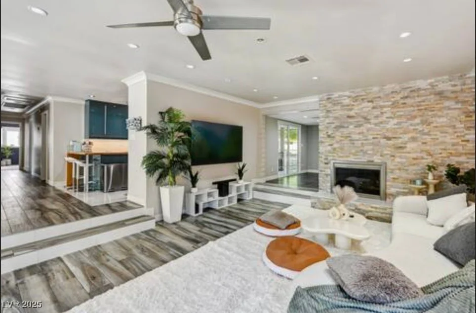 4012 Vegas, Las Vegas, NV 89108