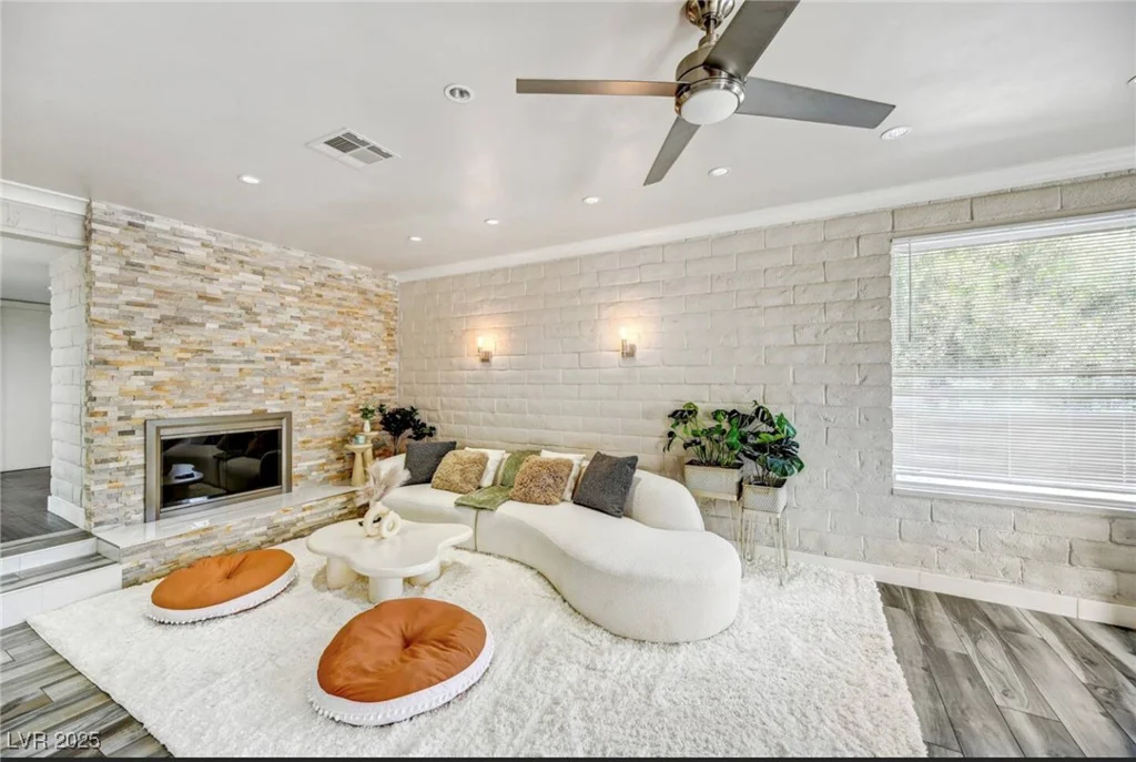 4012 Vegas, Las Vegas, NV 89108