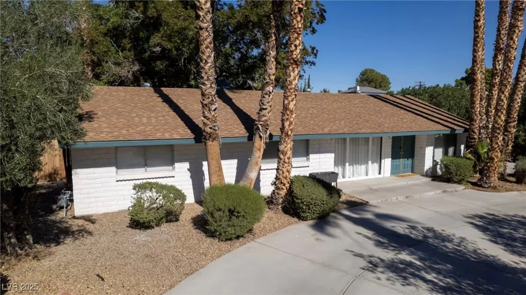 4012 Vegas, Las Vegas, NV 89108
