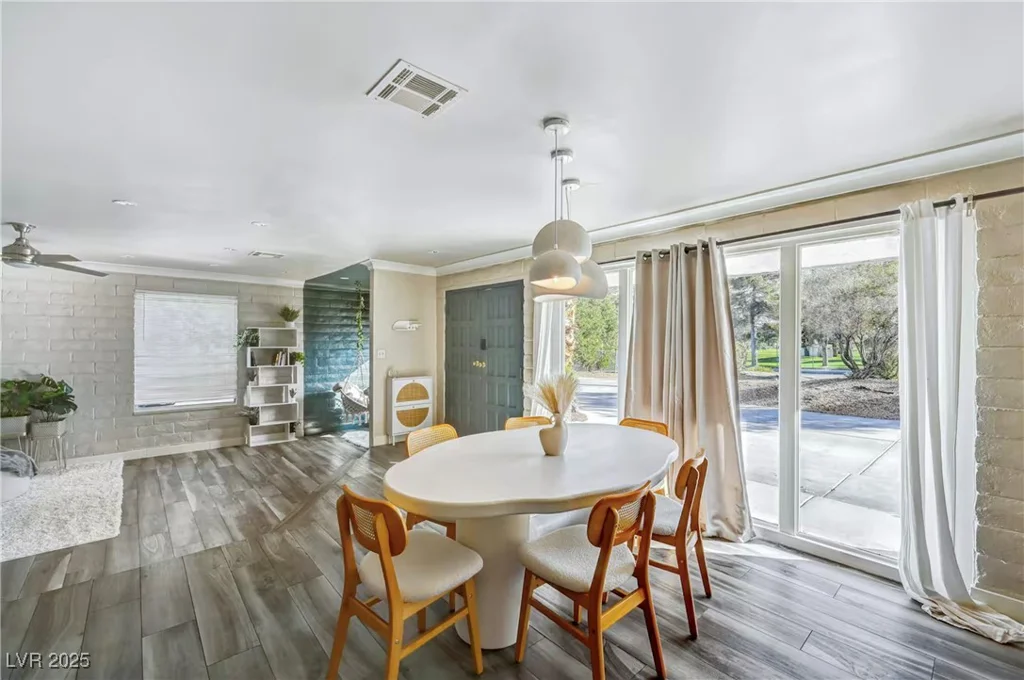 4012 Vegas, Las Vegas, NV 89108