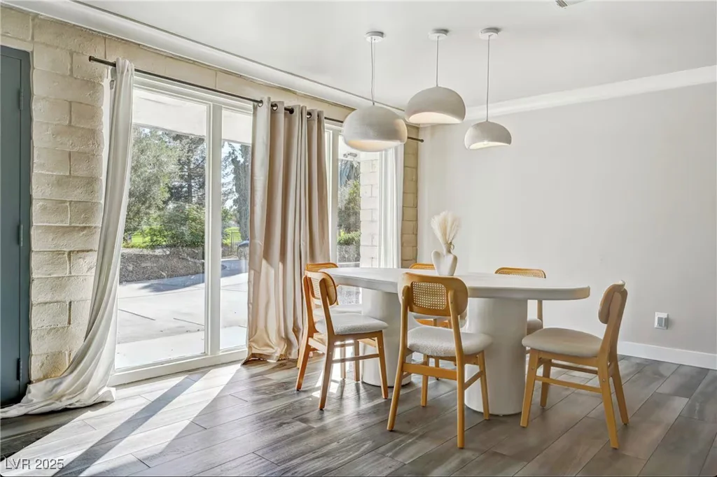 4012 Vegas, Las Vegas, NV 89108