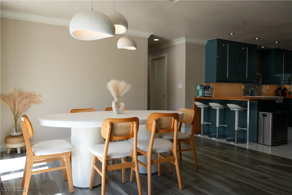 4012 Vegas, Las Vegas, NV 89108