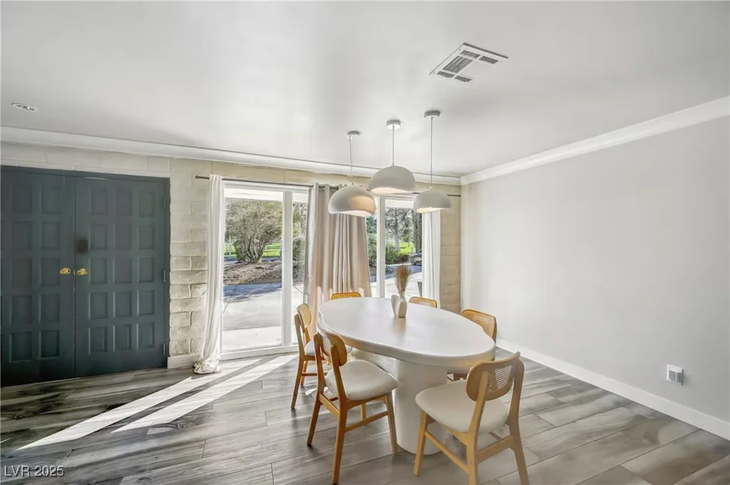 4012 Vegas, Las Vegas, NV 89108