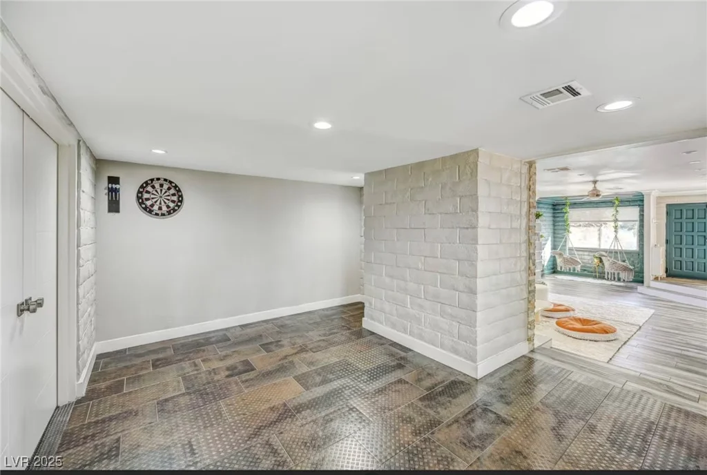 4012 Vegas, Las Vegas, NV 89108
