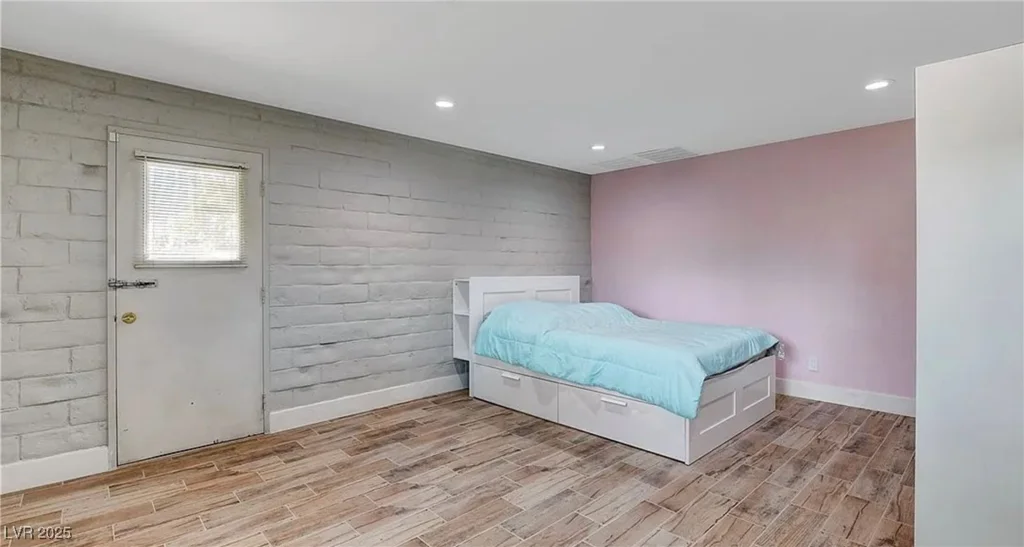 4012 Vegas, Las Vegas, NV 89108