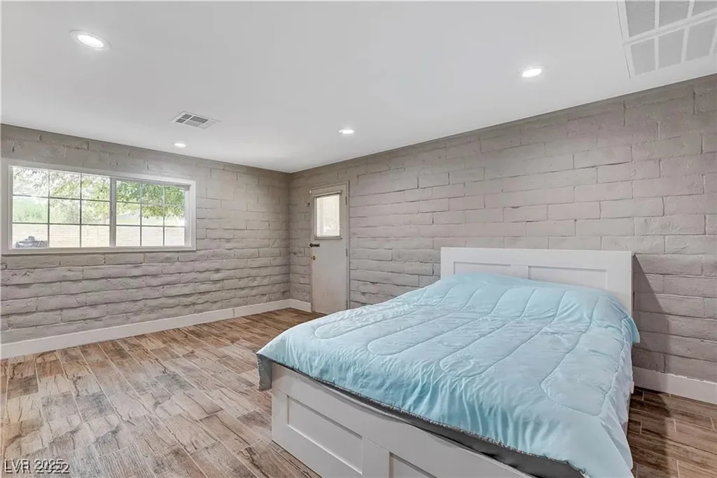 4012 Vegas, Las Vegas, NV 89108