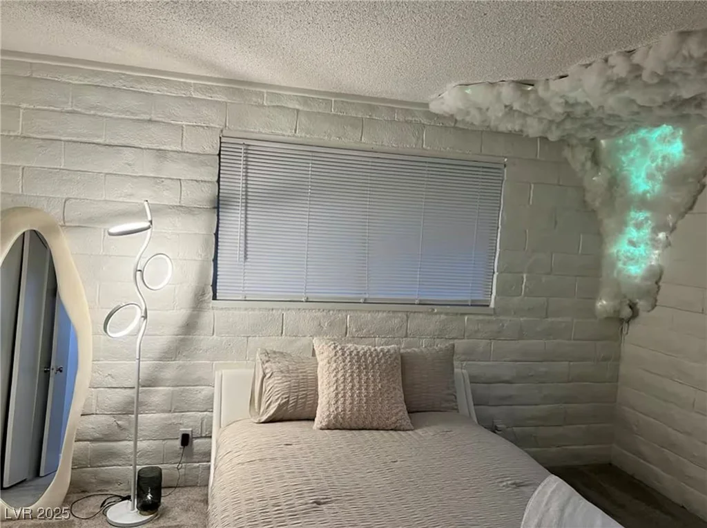 4012 Vegas, Las Vegas, NV 89108