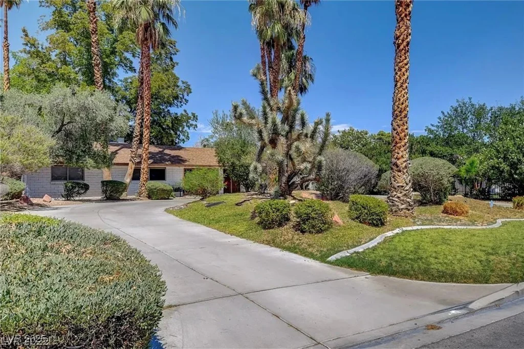4012 Vegas, Las Vegas, NV 89108