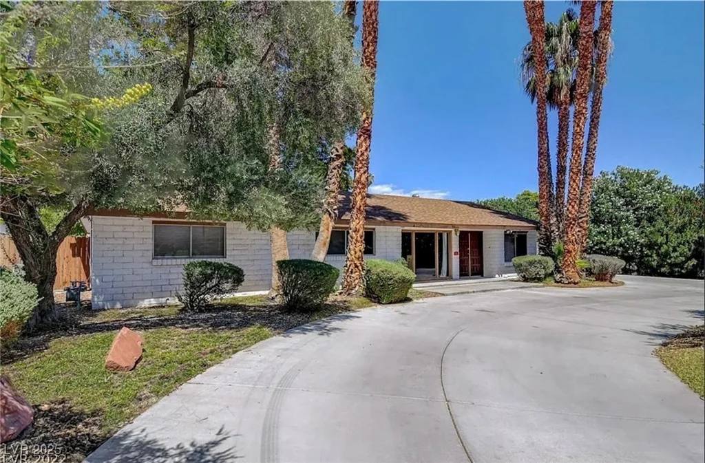 4012 Vegas, Las Vegas, NV 89108
