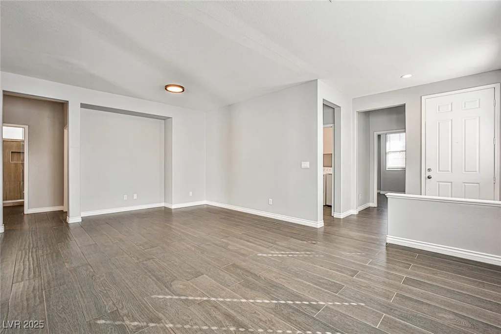 5575 Cresent Valley, Las Vegas, NV 89148