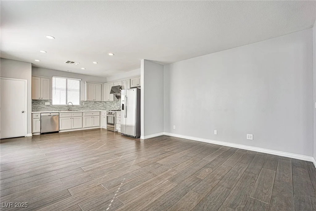 5575 Cresent Valley, Las Vegas, NV 89148
