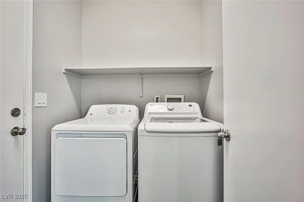 5575 Cresent Valley, Las Vegas, NV 89148
