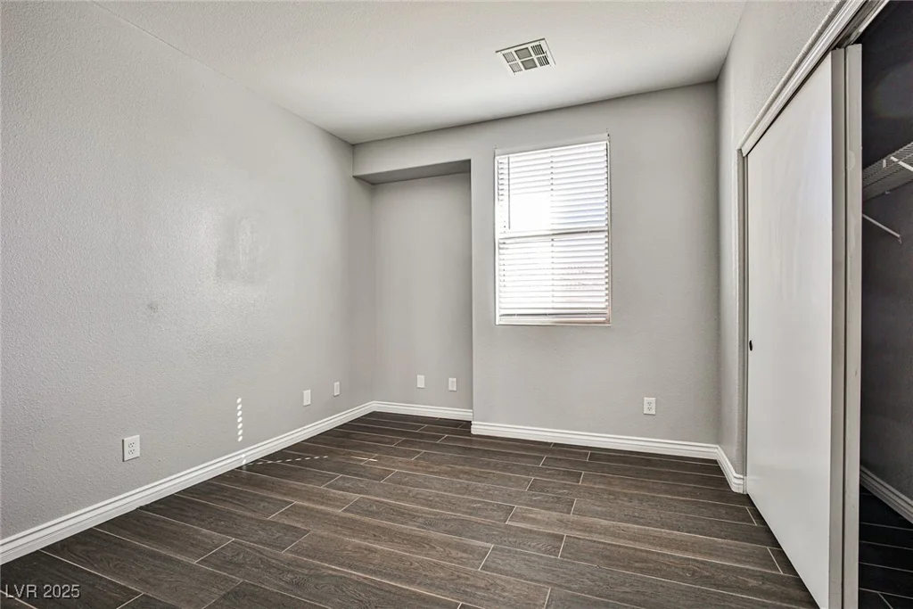5575 Cresent Valley, Las Vegas, NV 89148