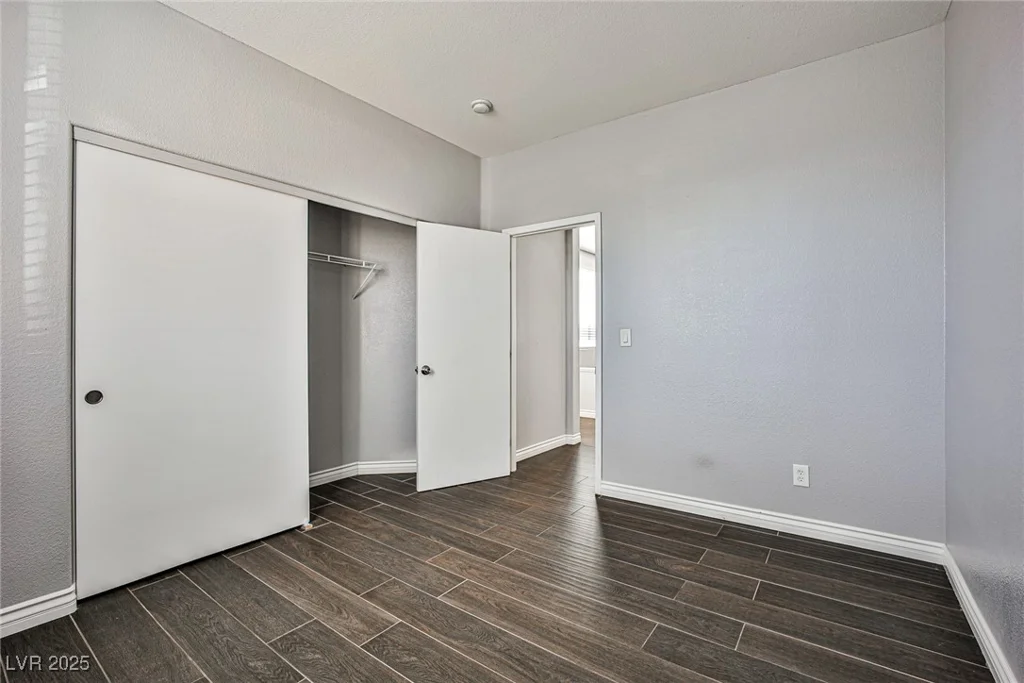 5575 Cresent Valley, Las Vegas, NV 89148