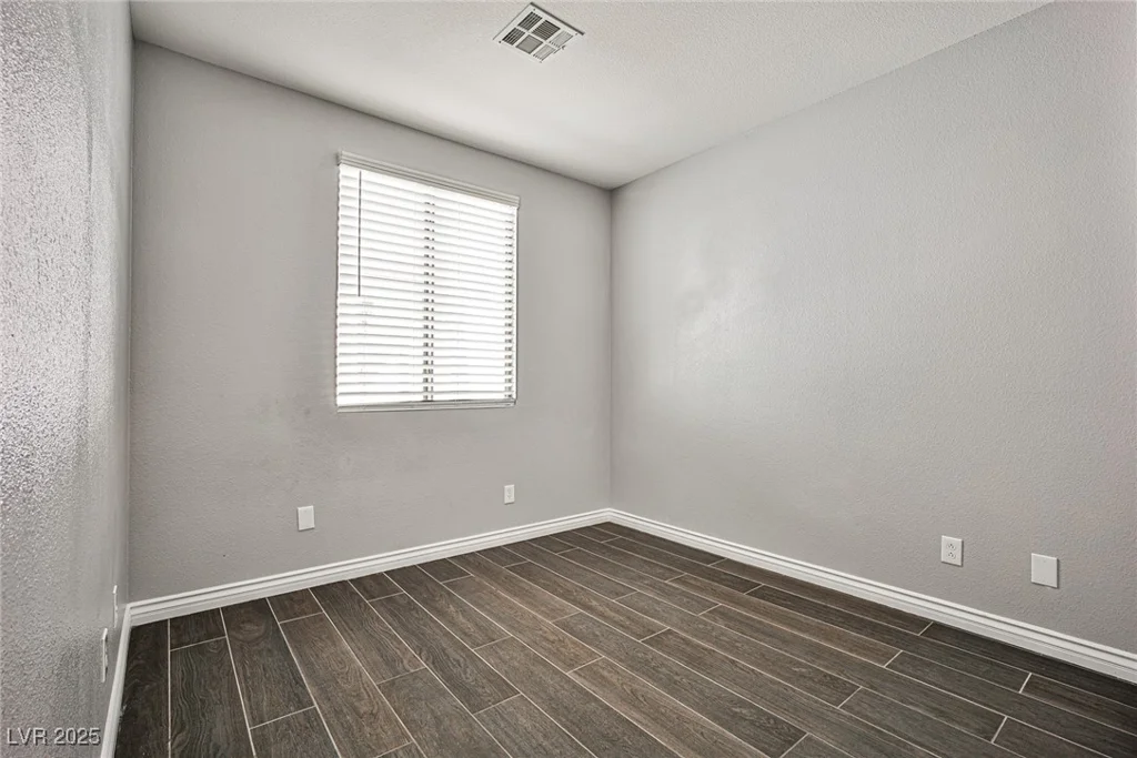 5575 Cresent Valley, Las Vegas, NV 89148