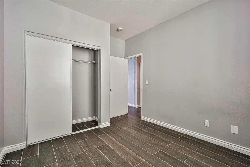 5575 Cresent Valley, Las Vegas, NV 89148