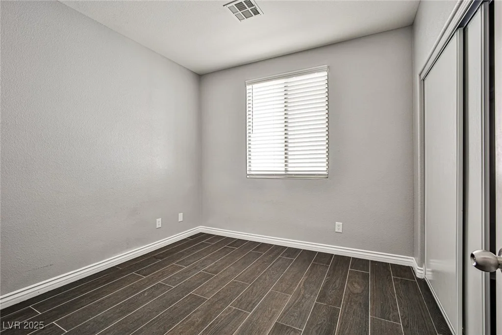 5575 Cresent Valley, Las Vegas, NV 89148