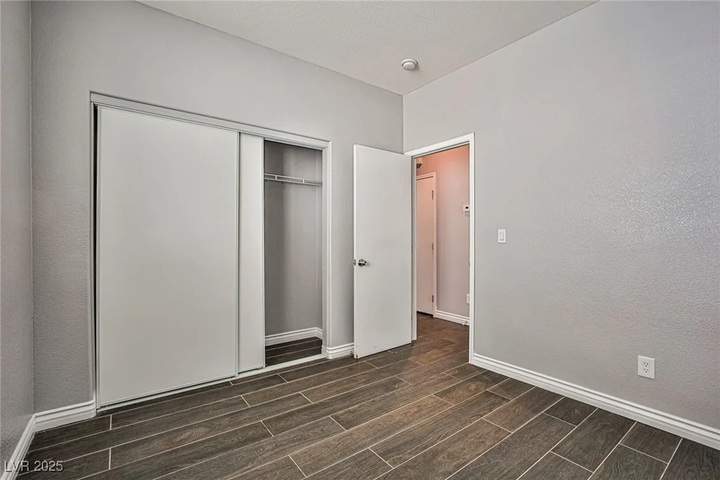 5575 Cresent Valley, Las Vegas, NV 89148