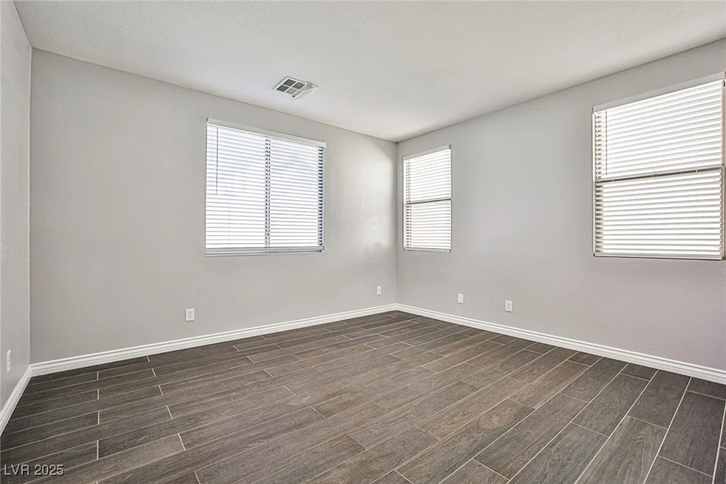 5575 Cresent Valley, Las Vegas, NV 89148