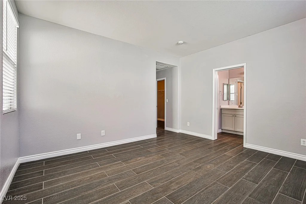 5575 Cresent Valley, Las Vegas, NV 89148