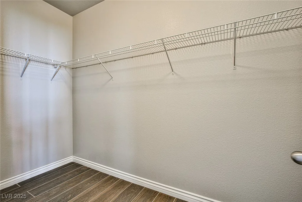 5575 Cresent Valley, Las Vegas, NV 89148