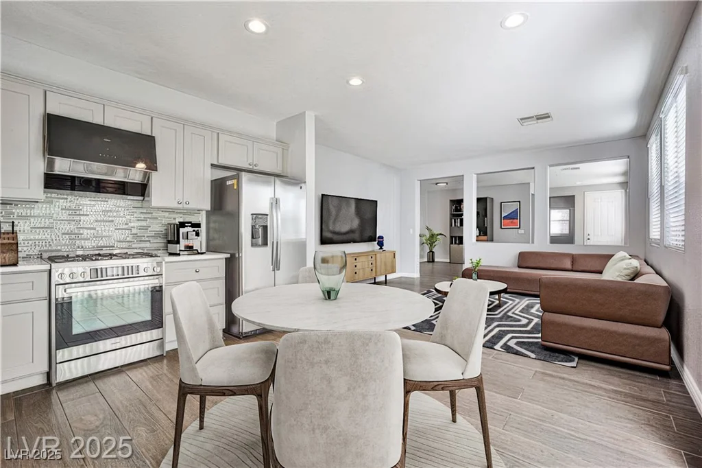 5575 Cresent Valley, Las Vegas, NV 89148