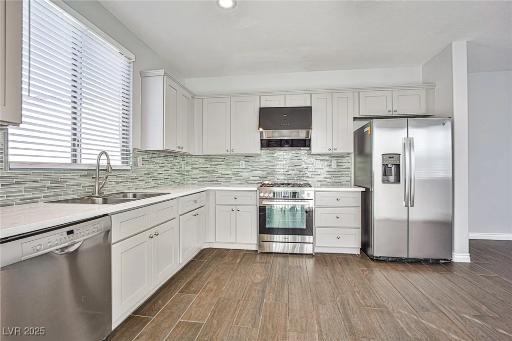 5575 Cresent Valley, Las Vegas, NV 89148