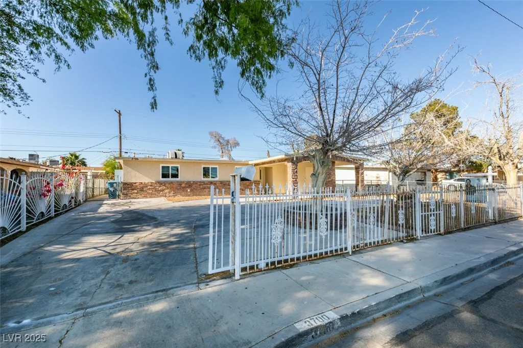 3700 Hickey, North Las Vegas, NV 89030