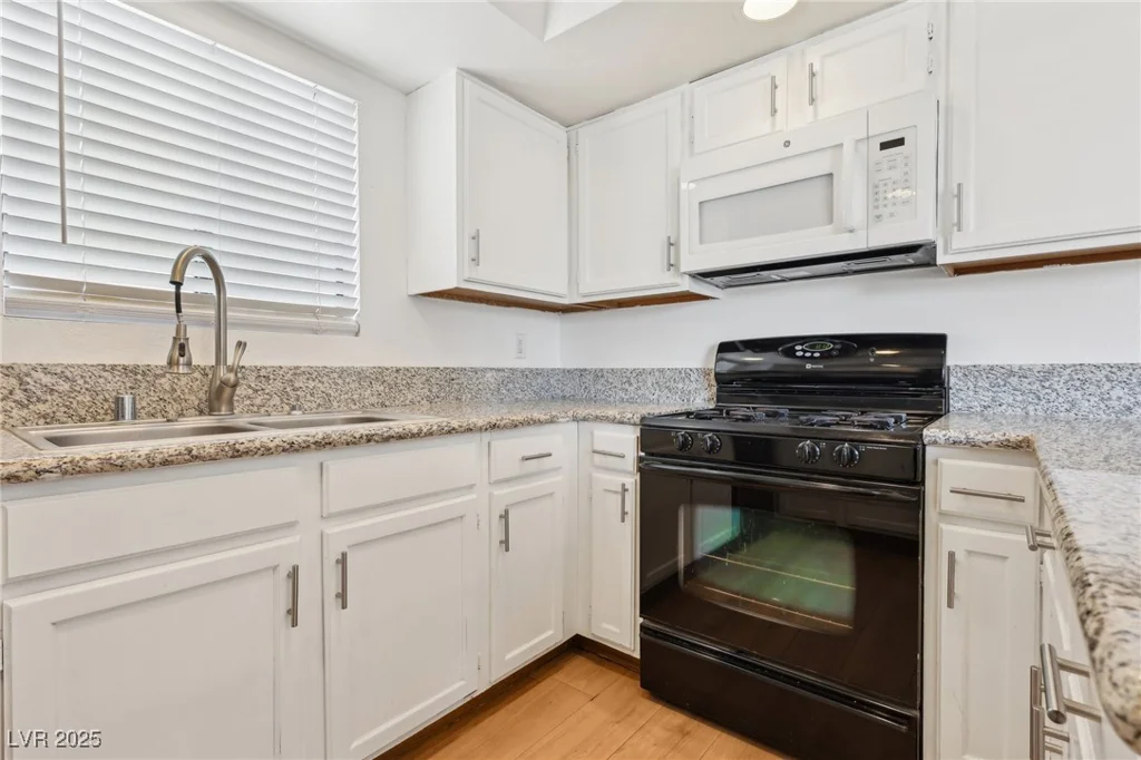6711 Charleston, Las Vegas, NV 89146