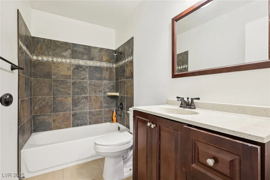 6711 Charleston, Las Vegas, NV 89146