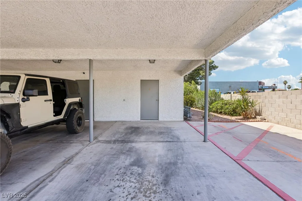 6711 Charleston, Las Vegas, NV 89146