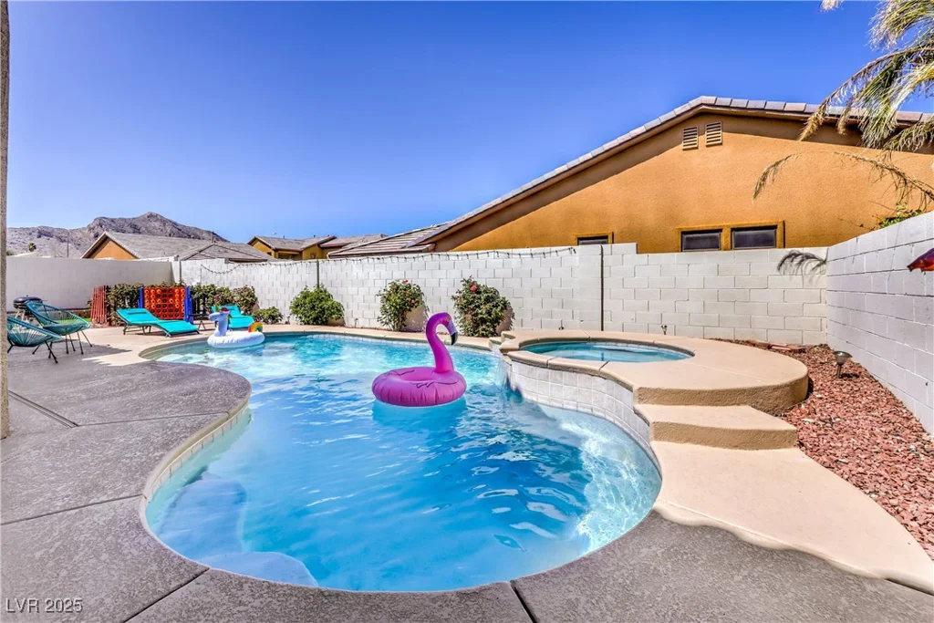 9124 Sapphire Ridge, Las Vegas, NV 89129
