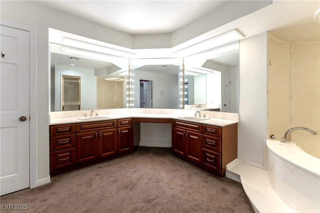 42 Gulf Stream, Las Vegas, NV 89113