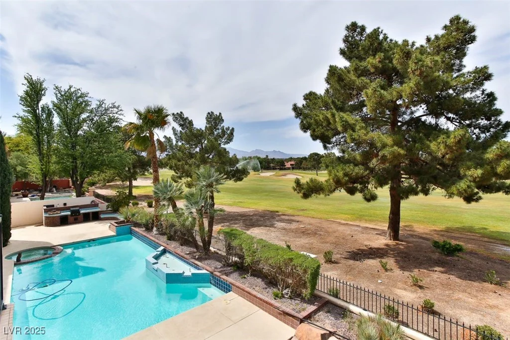 42 Gulf Stream, Las Vegas, NV 89113