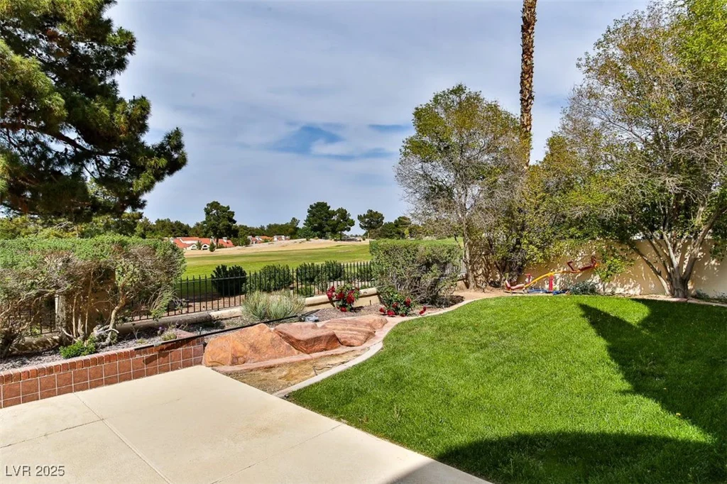 42 Gulf Stream, Las Vegas, NV 89113