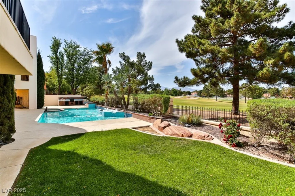 42 Gulf Stream, Las Vegas, NV 89113