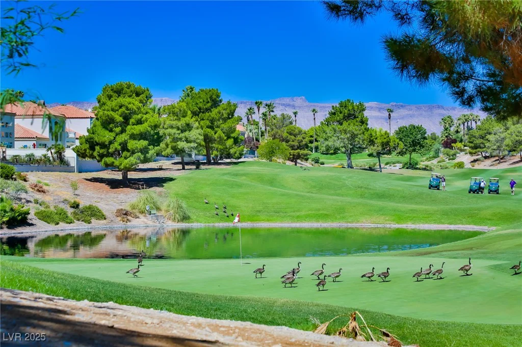 42 Gulf Stream, Las Vegas, NV 89113