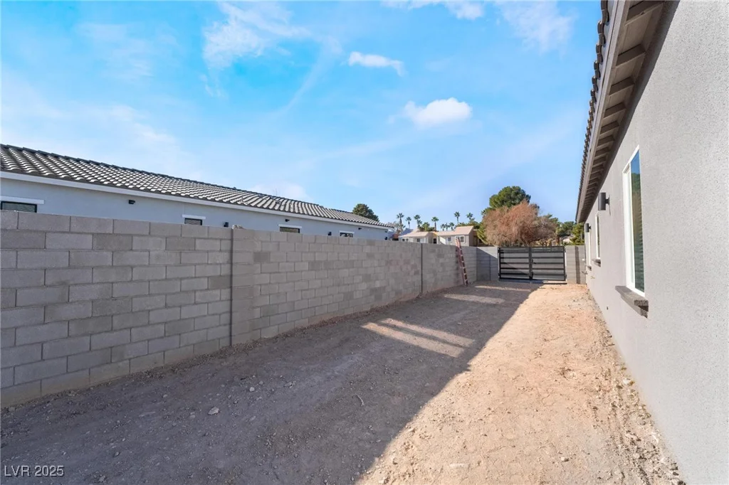 60 Pecos, Las Vegas, NV 89110