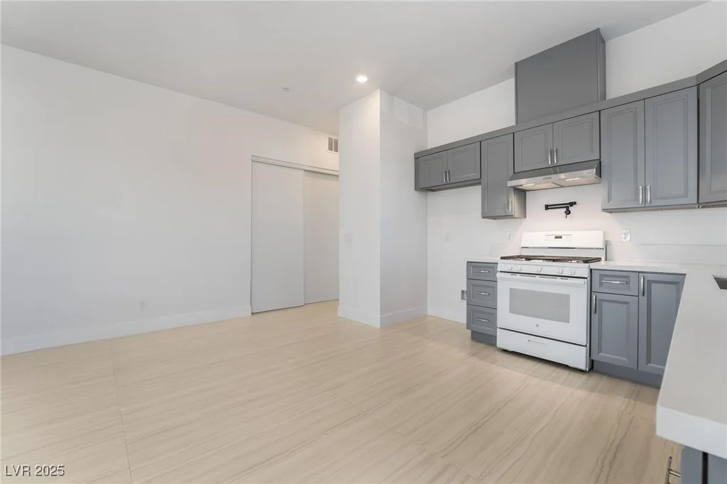 60 Pecos, Las Vegas, NV 89110