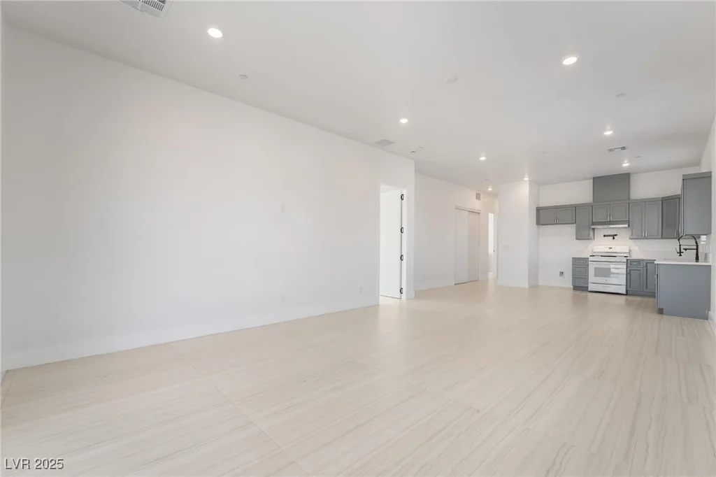 60 Pecos, Las Vegas, NV 89110